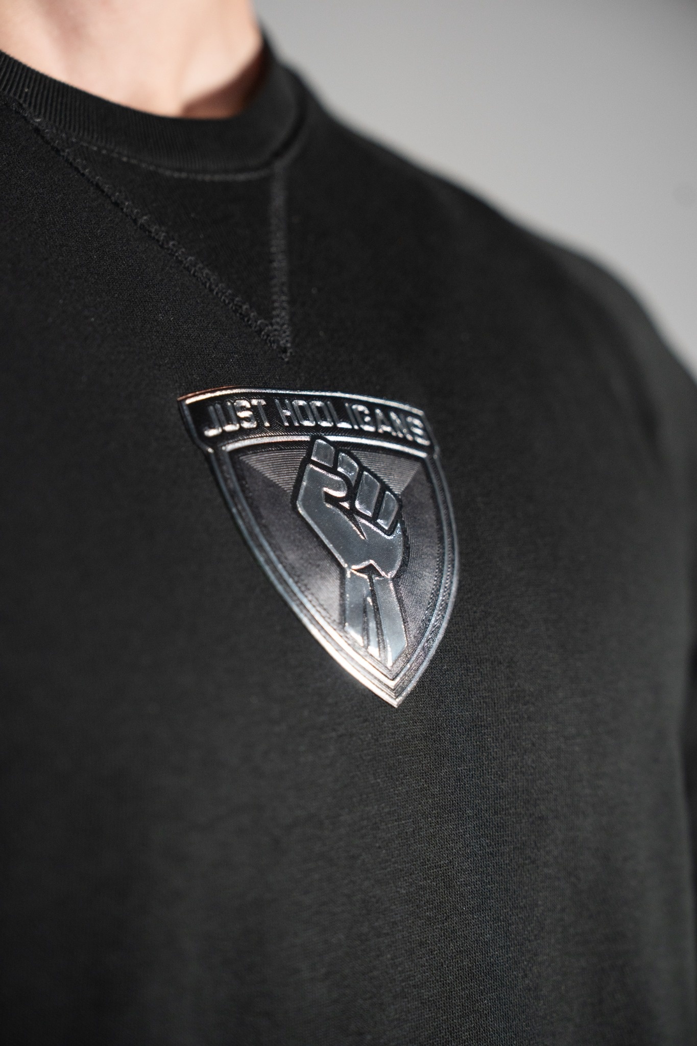 JH · BLACK · Crewneck - 2