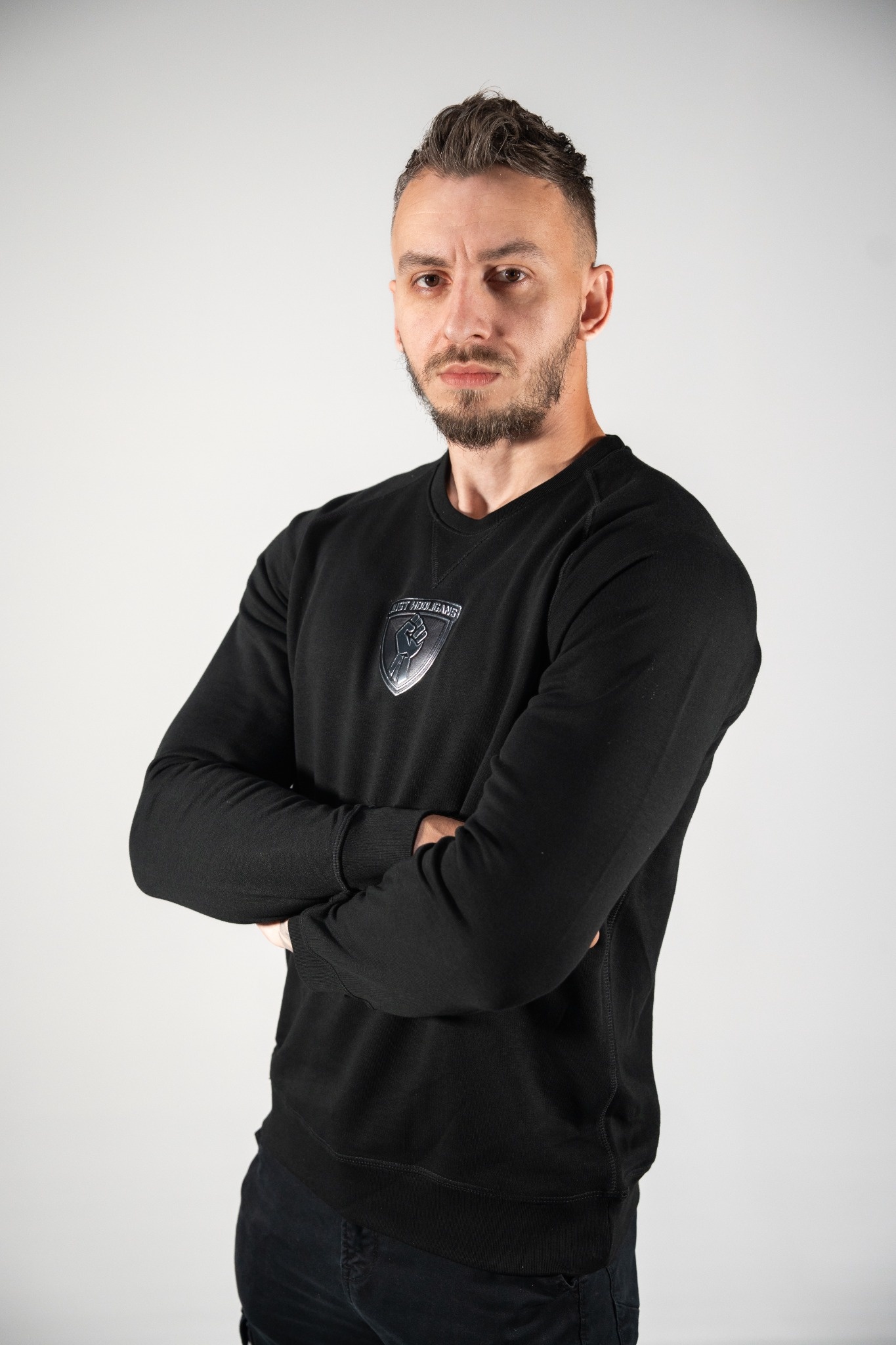 JH · BLACK · Crewneck - 3