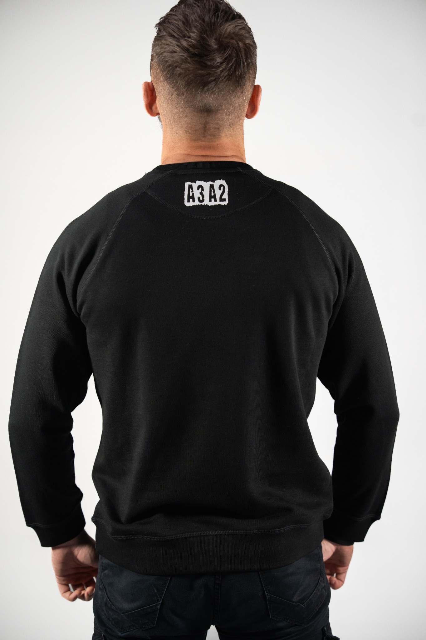 JH · BLACK · Crewneck - 5