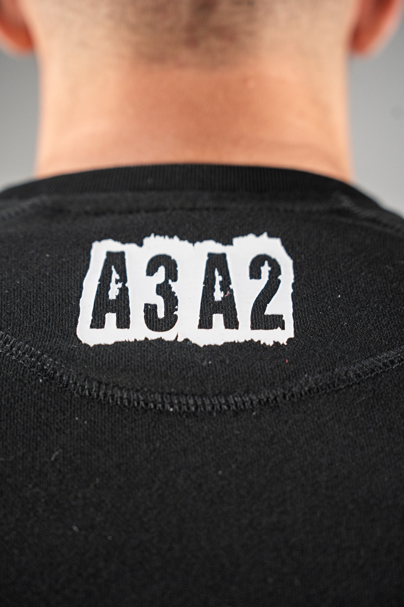 JH · BLACK · Crewneck - 7